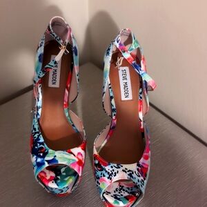 Steve Madden peep toe stilettos